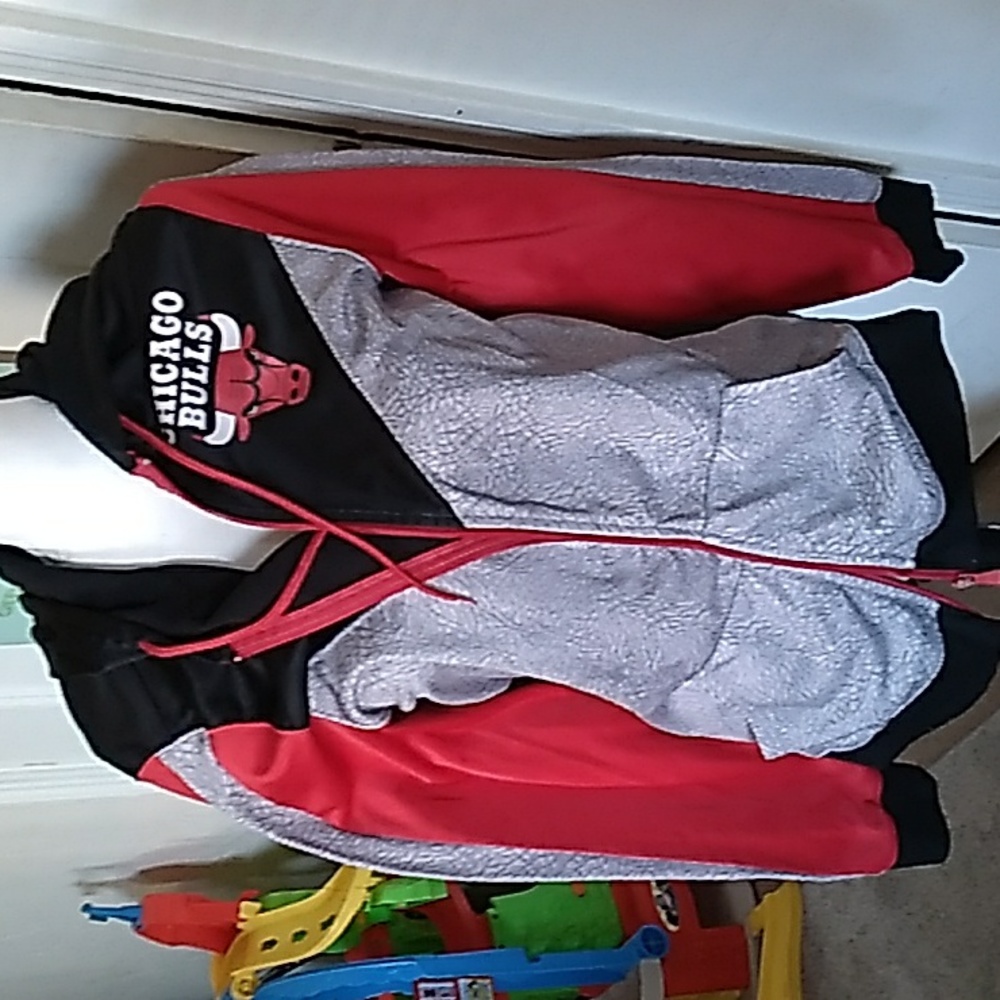 Chicago Bulls hooded sweater size L